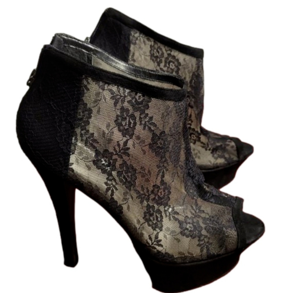 NWB - BEBE Platform Heel Olivia Lace Booties SIZE 10